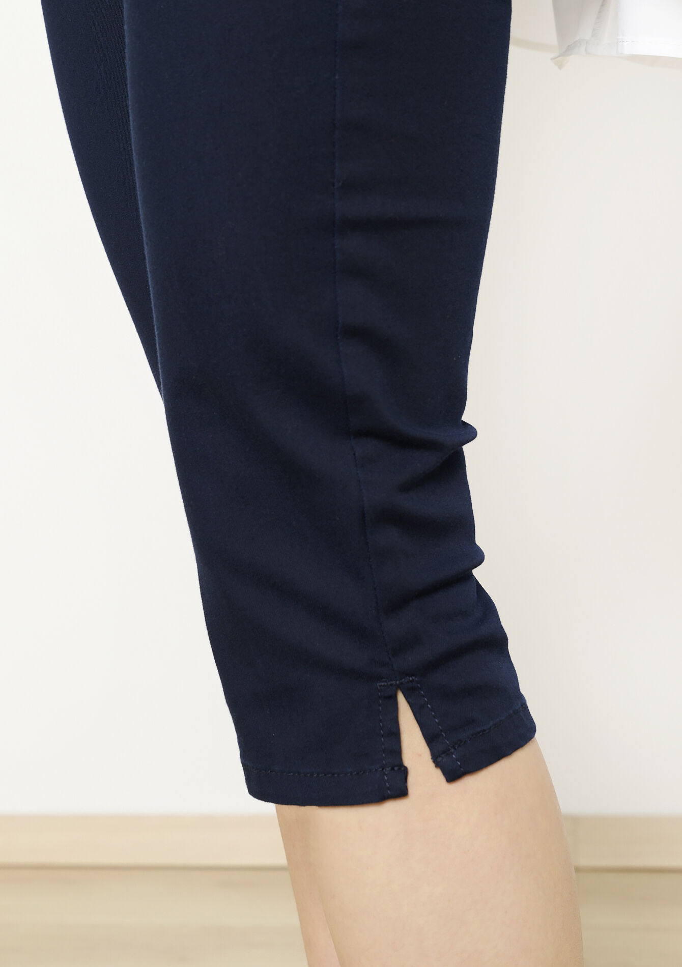Pantalon capri ajusté, undefined - NAVY BASIC - undefined