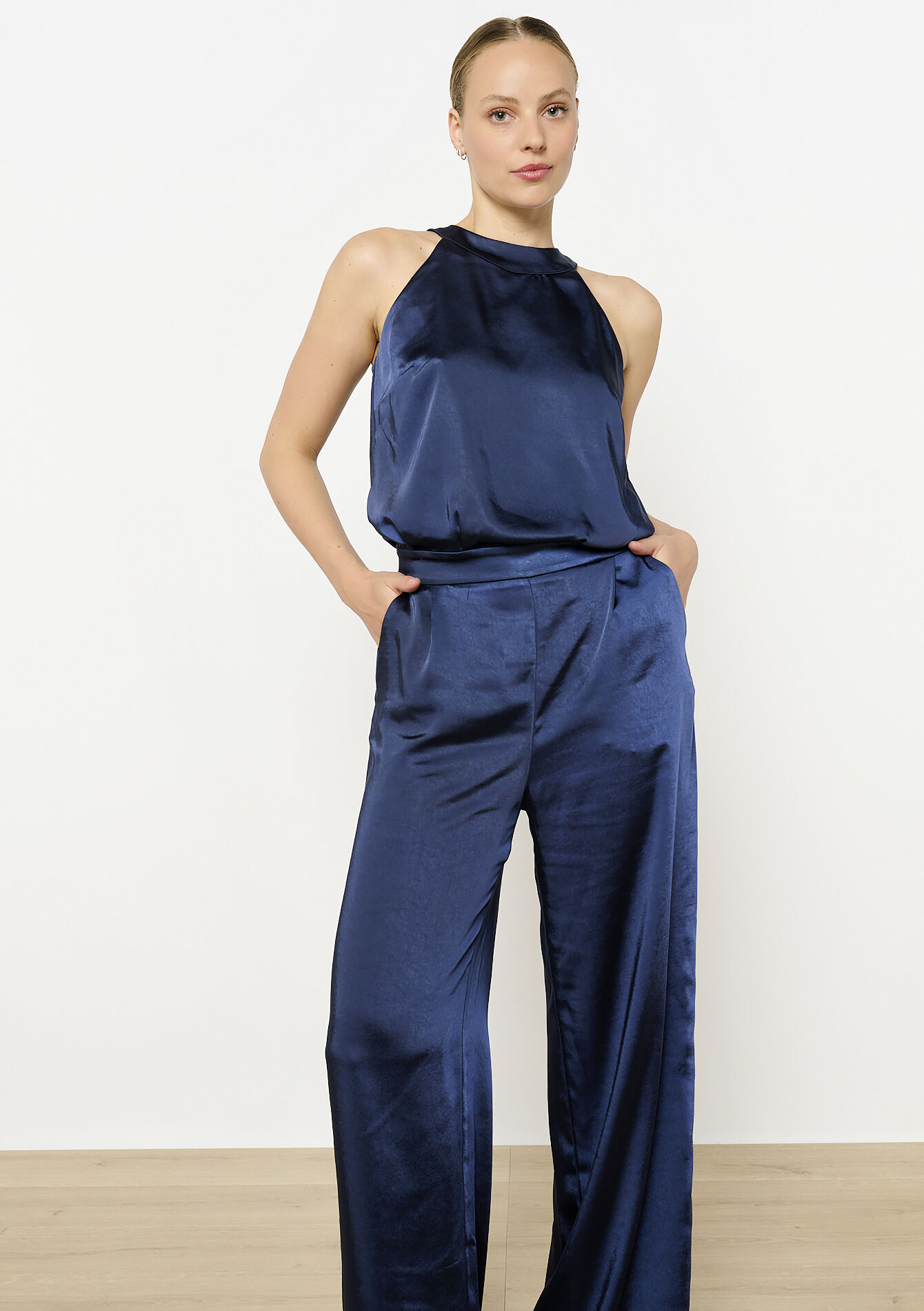 Combinaison fluide en satin, undefined - NAVY BASIC - undefined