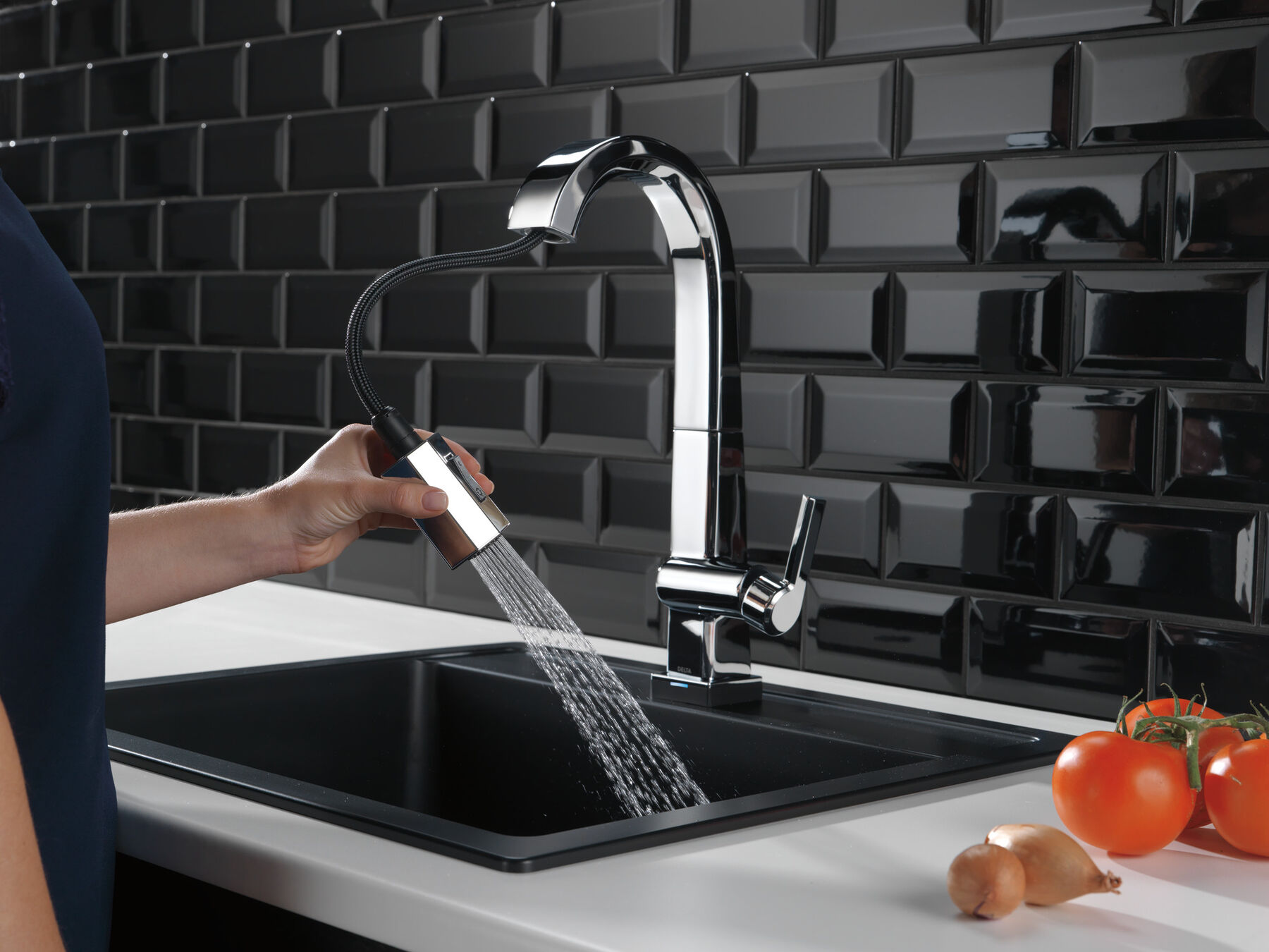 Single Handle Pull Down Bar/Prep Faucet With Touch<sub>2</sub>O Technology, image 4