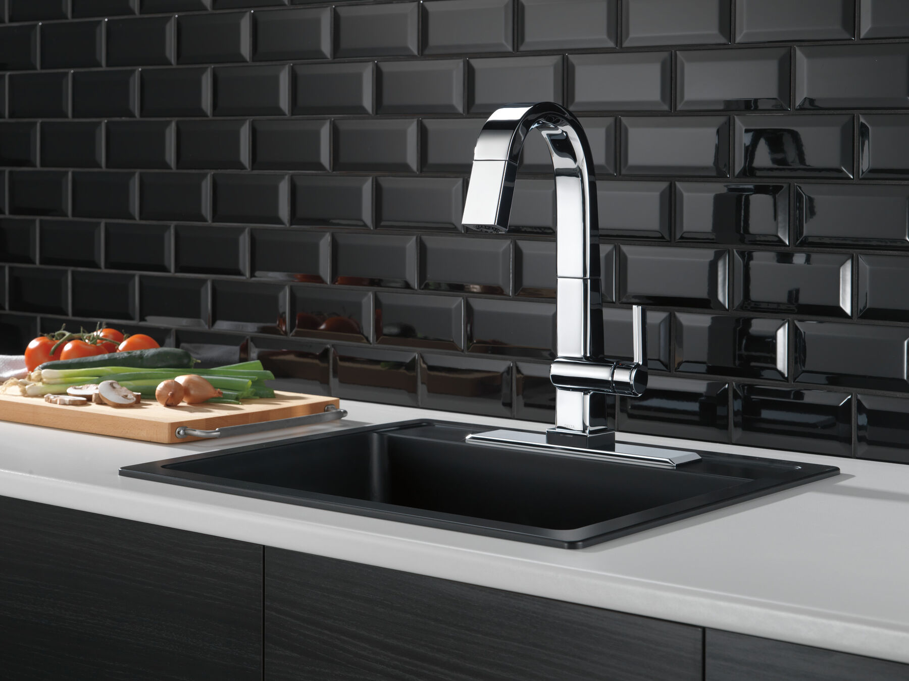 Single Handle Pull Down Bar/Prep Faucet With Touch<sub>2</sub>O Technology, image 6