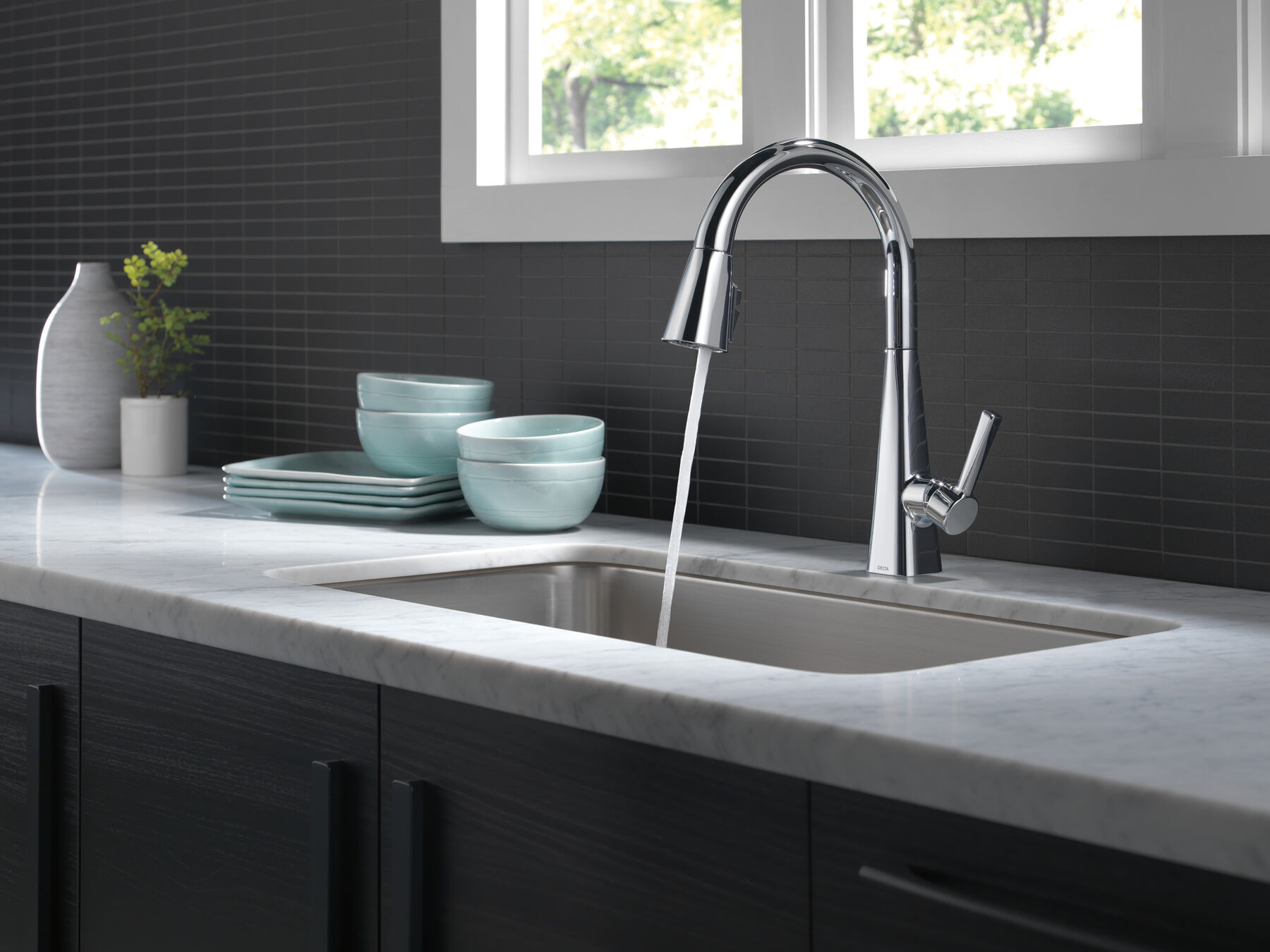 Single-Handle Pull-Down Kitchen Faucet, image 9
