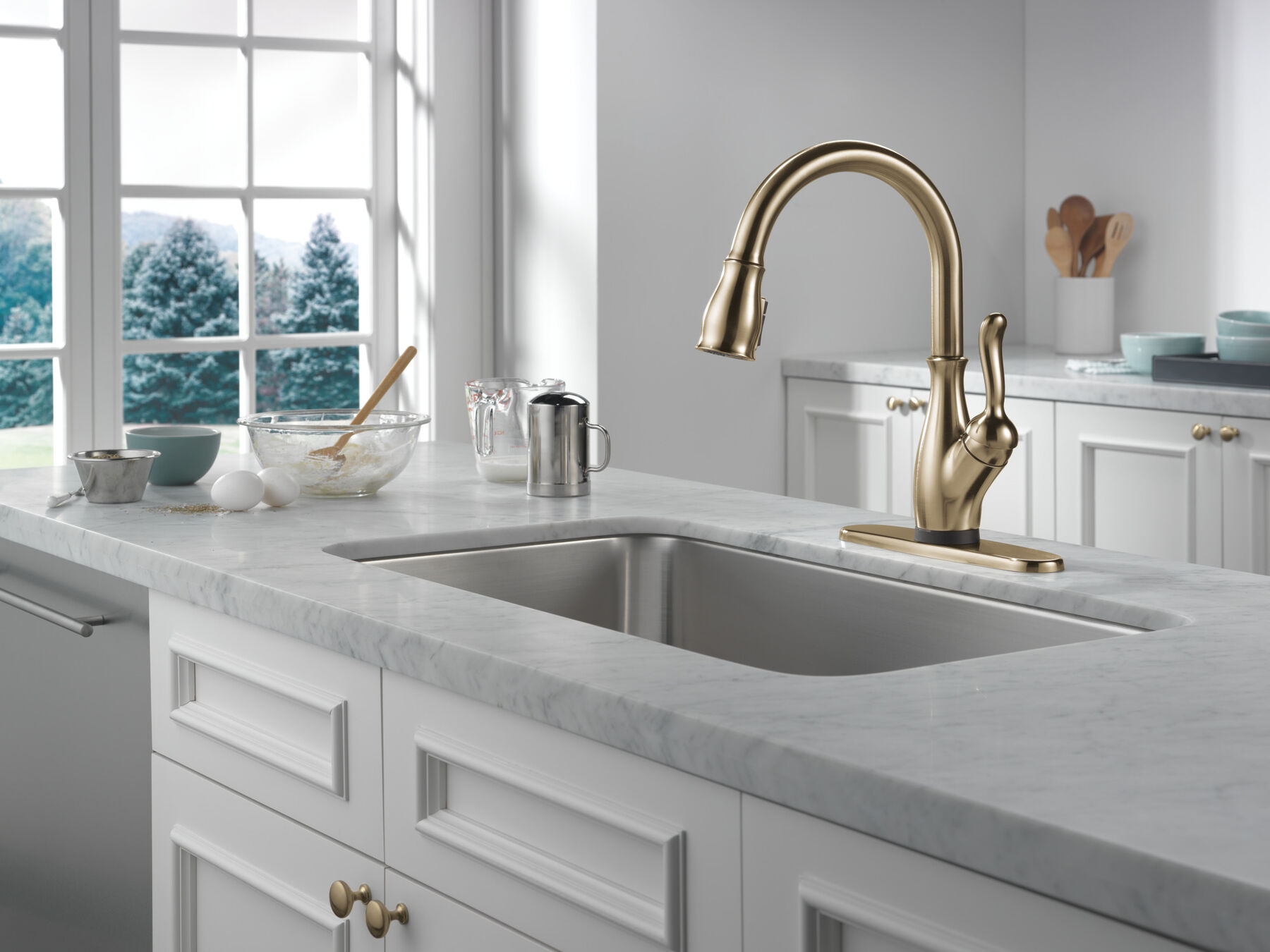 VoiceIQ® Single Handle Pull-Down Faucet with Touch<sub>2</sub>O® Technology, image 2