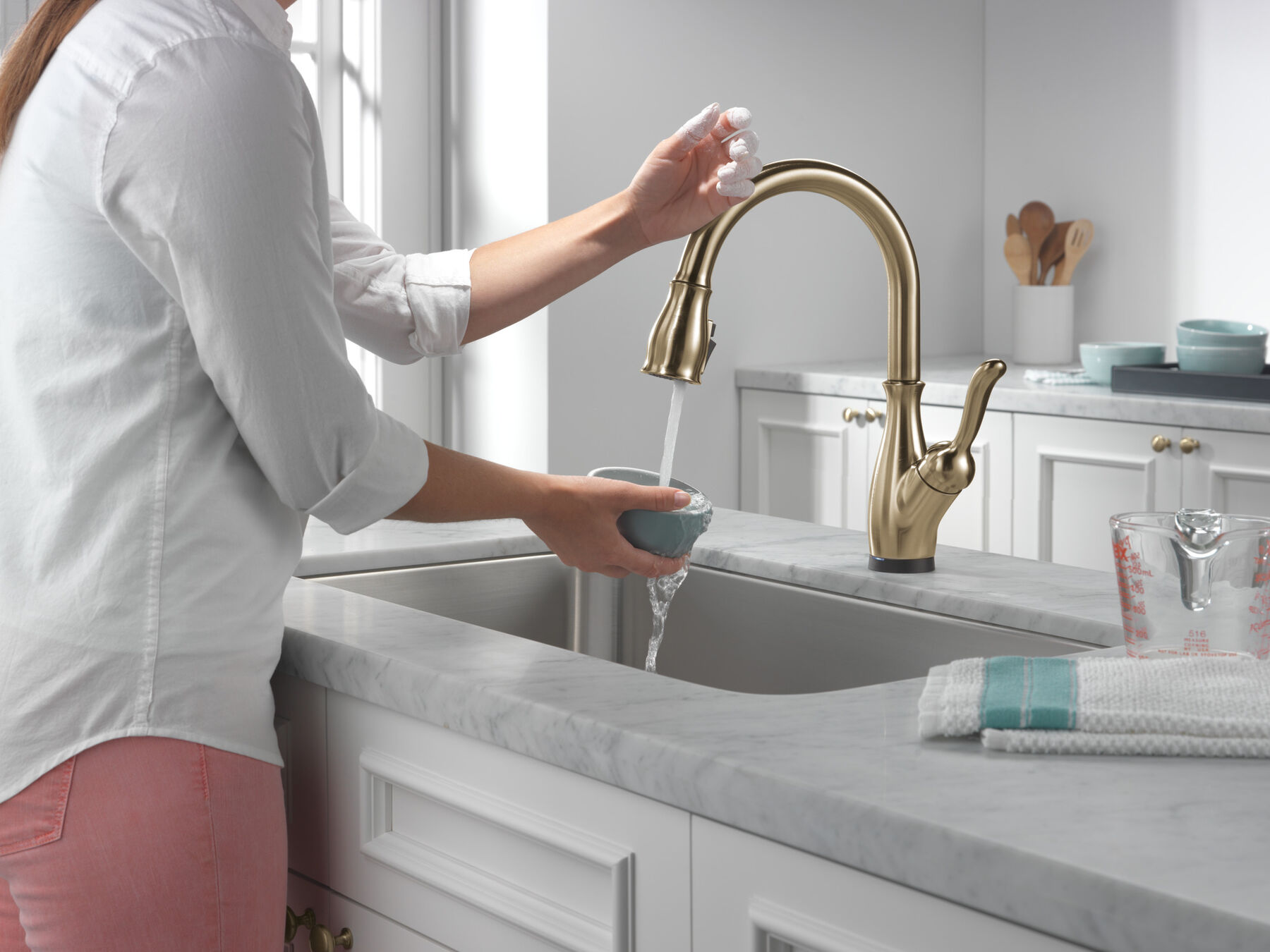 VoiceIQ® Single Handle Pull-Down Faucet with Touch<sub>2</sub>O® Technology, image 5