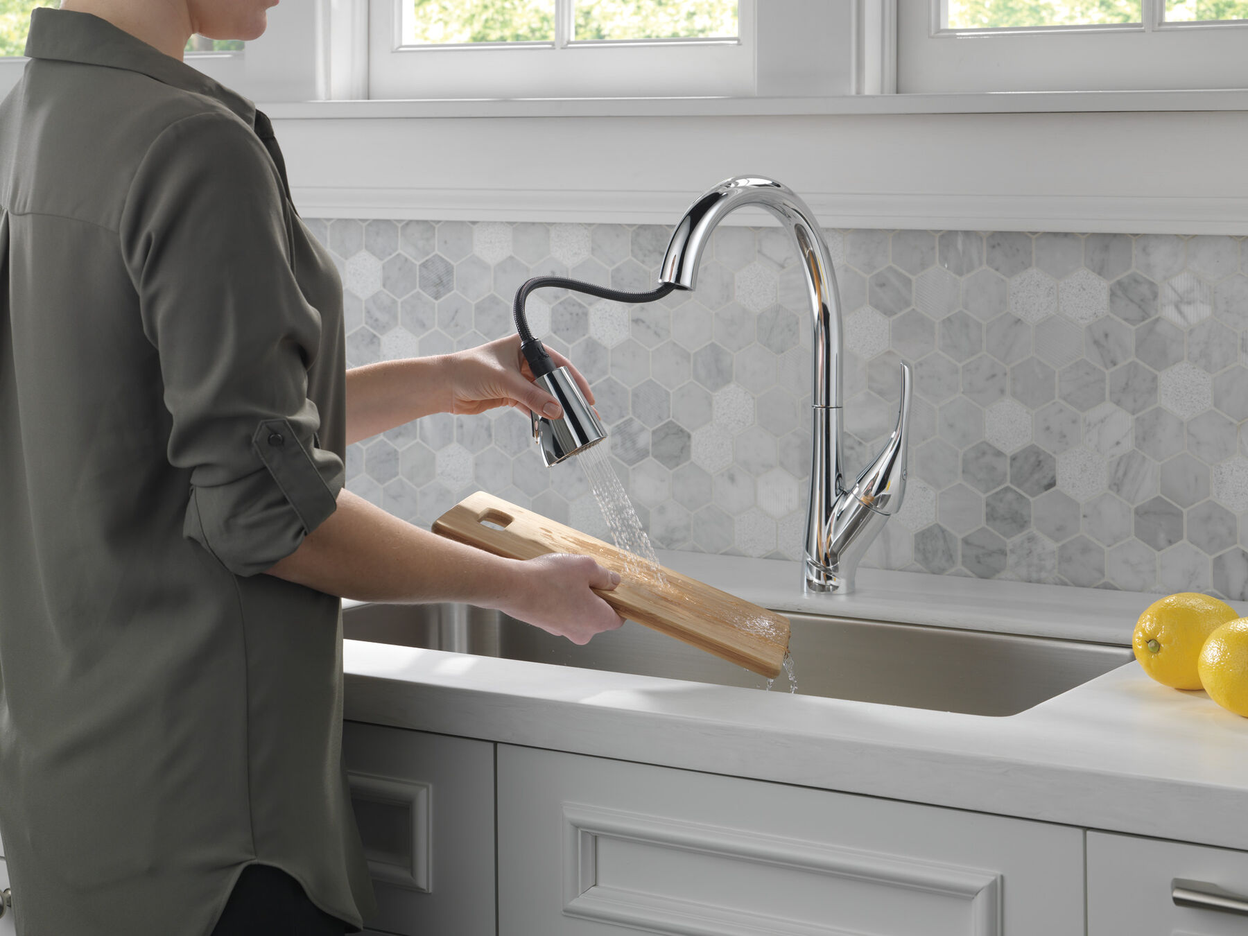 Single Handle Pull-Down Kitchen Faucet with ShieldSpray® Technology, image 8
