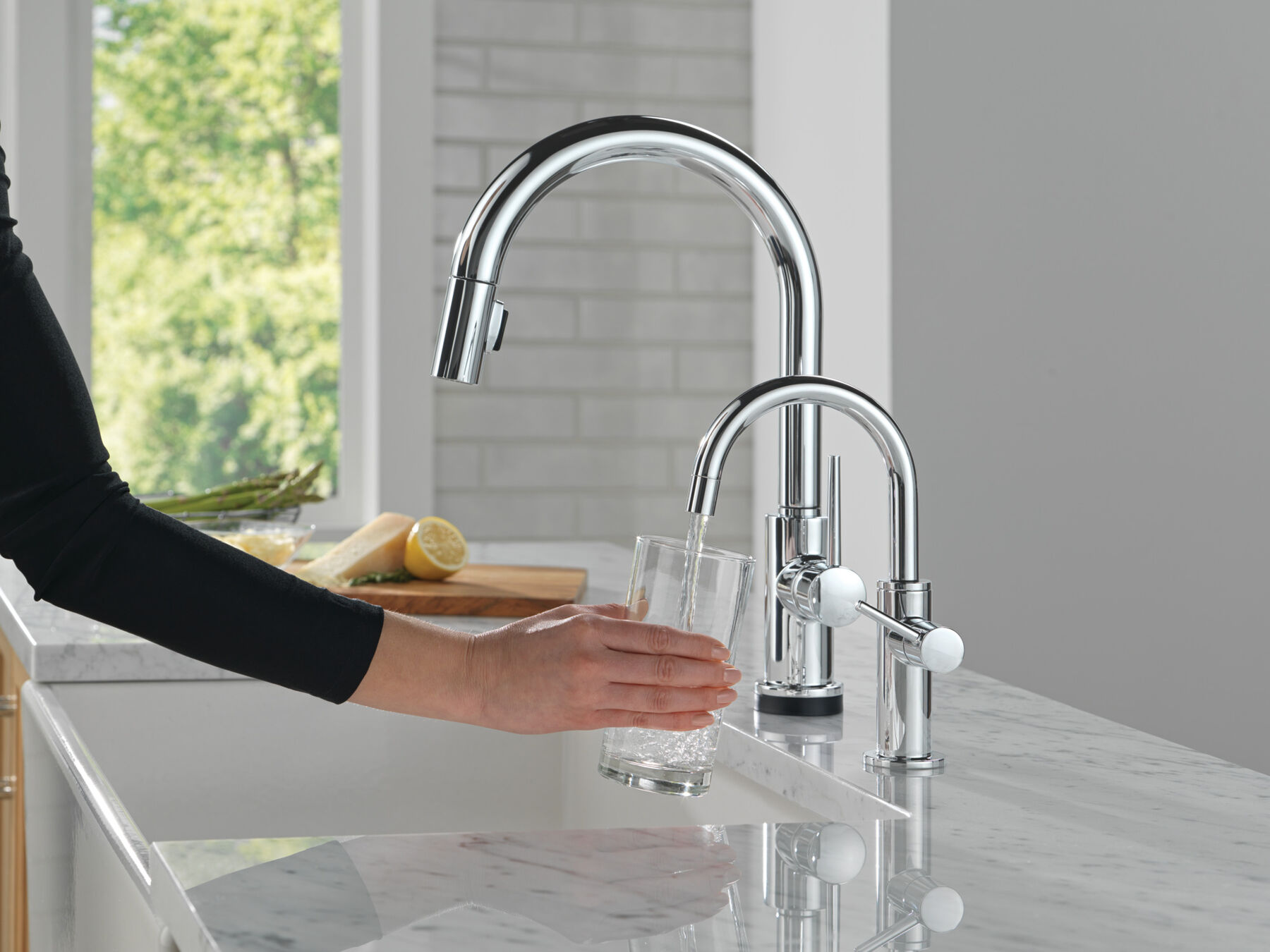 Single Handle Pull-Down Kitchen Faucet with Touch<sub>2</sub>O® Technology, image 16