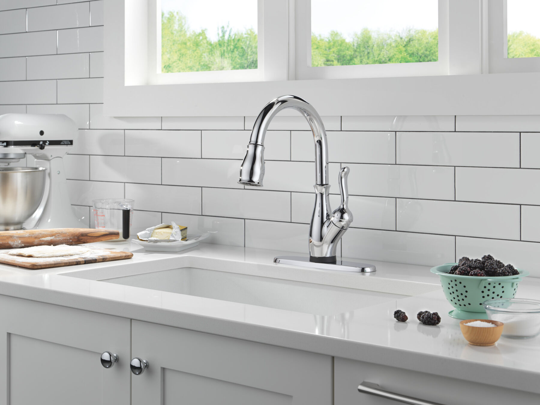 Touch2O® with Touchless™ Pull-Down Kitchen 1L with Soap Disp Bundle, image 1