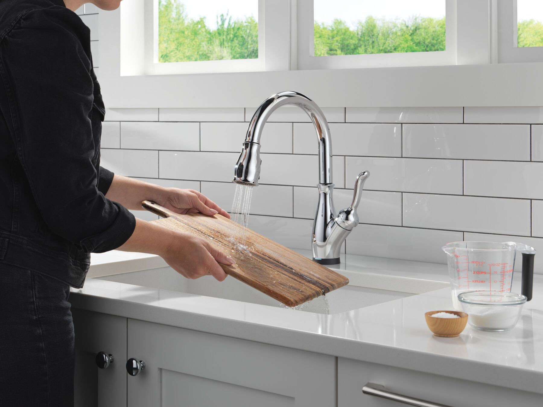 Touch2O with Touchless and VoiceIQ® Technology Single Handle Pull-Down Kitchen Faucet with Soap Dispenser, image 6