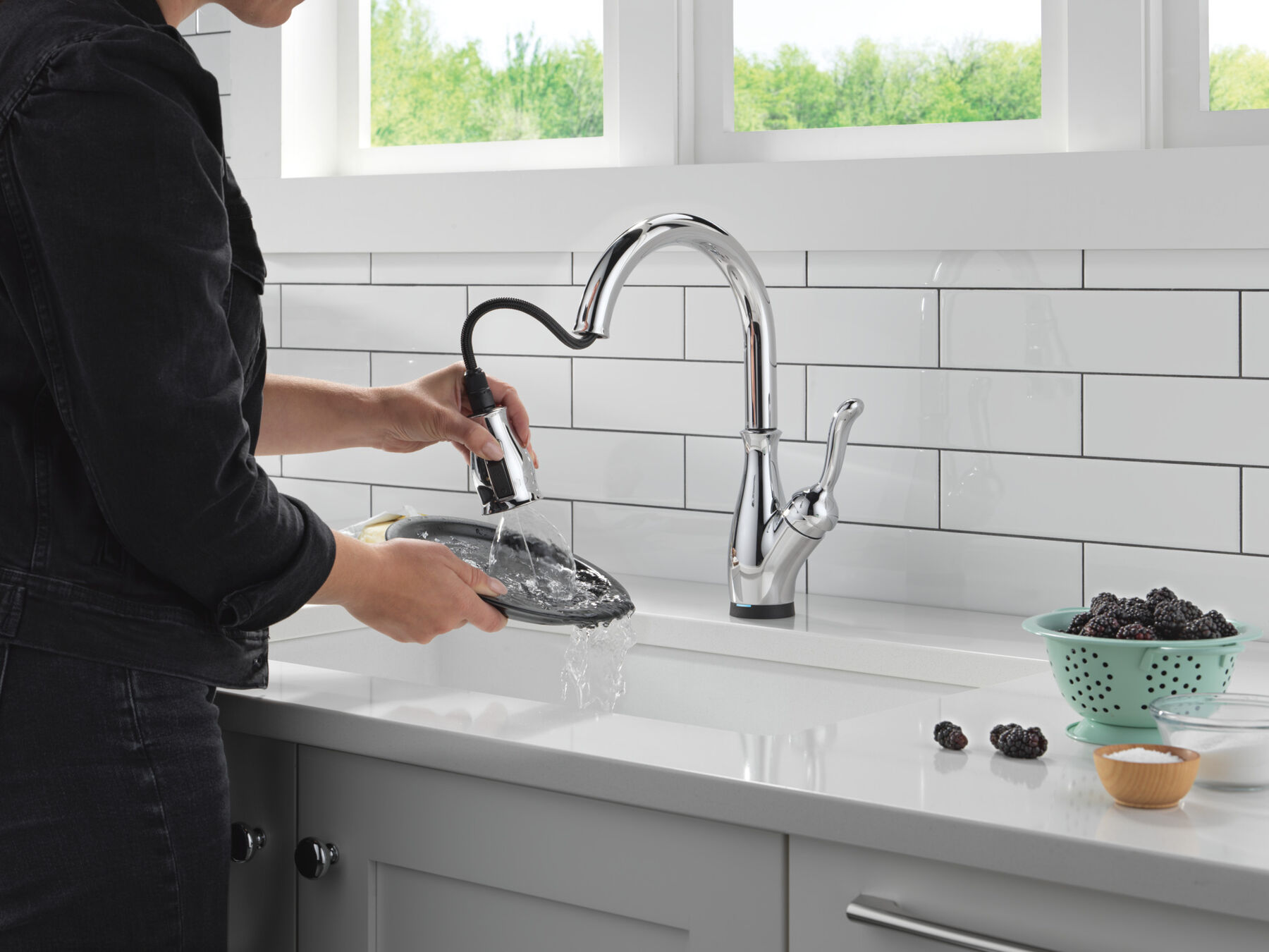 Touch2O with Touchless and VoiceIQ® Technology Single Handle Pull-Down Kitchen Faucet with Soap Dispenser, image 7