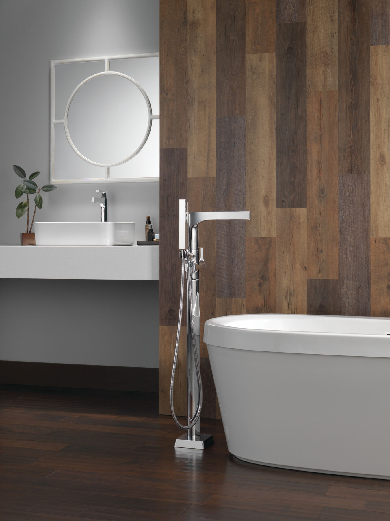 60" x 32" Freestanding Tub with Integrated Waste and Overflow, image 4