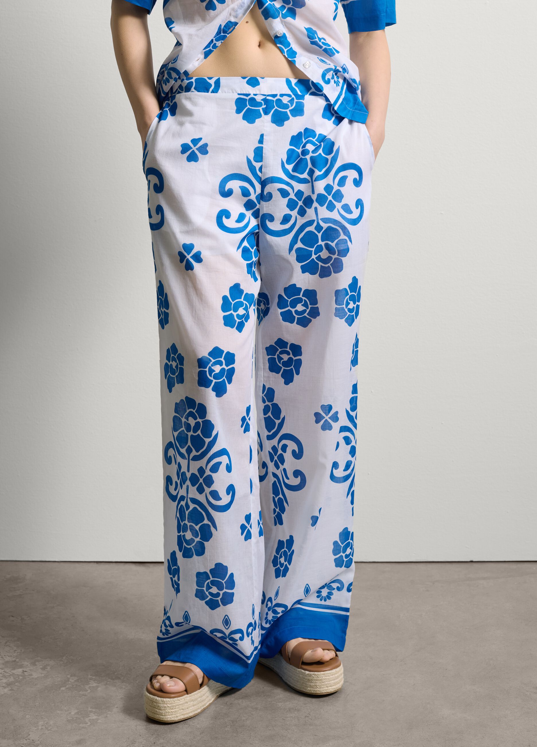 Hose Regular Fit bedruckt Weiß/Blau