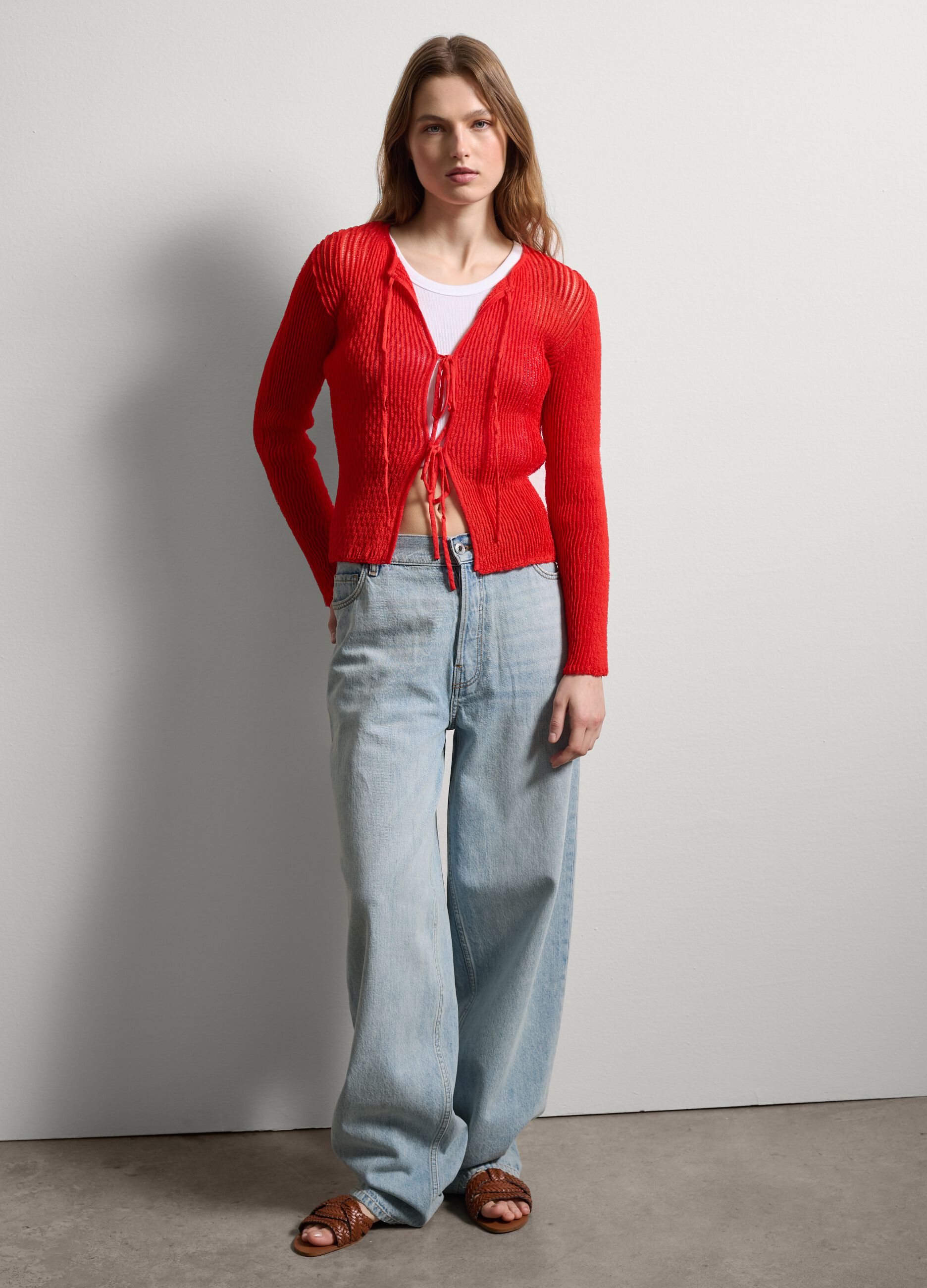 Cardigan lavorato con laccetti Rosso fragola