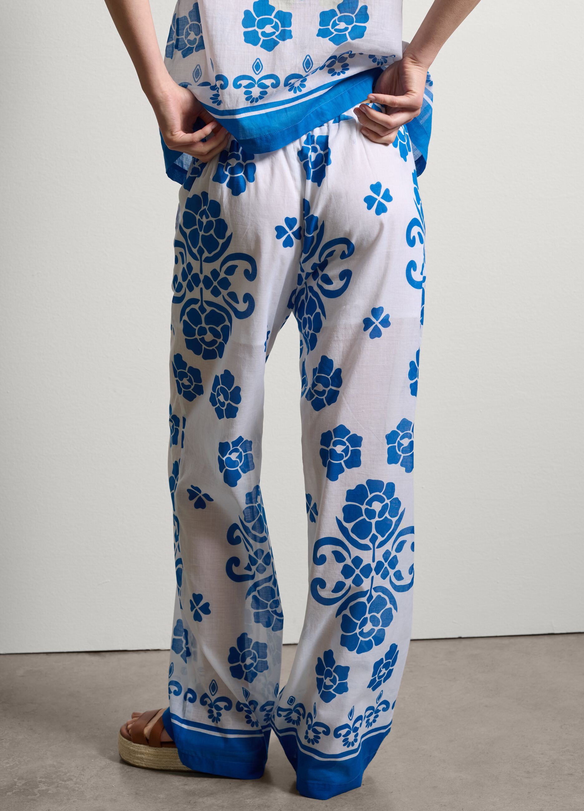 Hose Regular Fit bedruckt Weiß/Blau