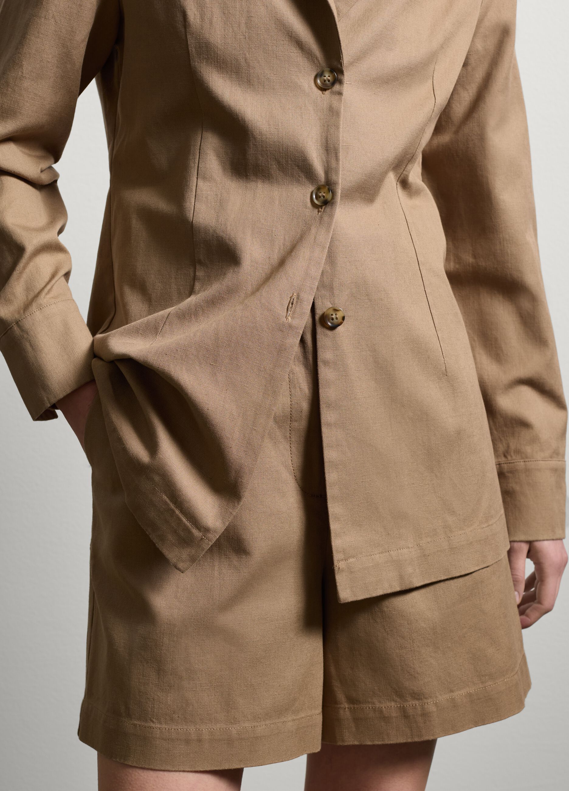 Einreihiger Blazer aus Leinen und Baumwolle Beige Einreihiger Blazer aus Leinen und Baumwolle Beige