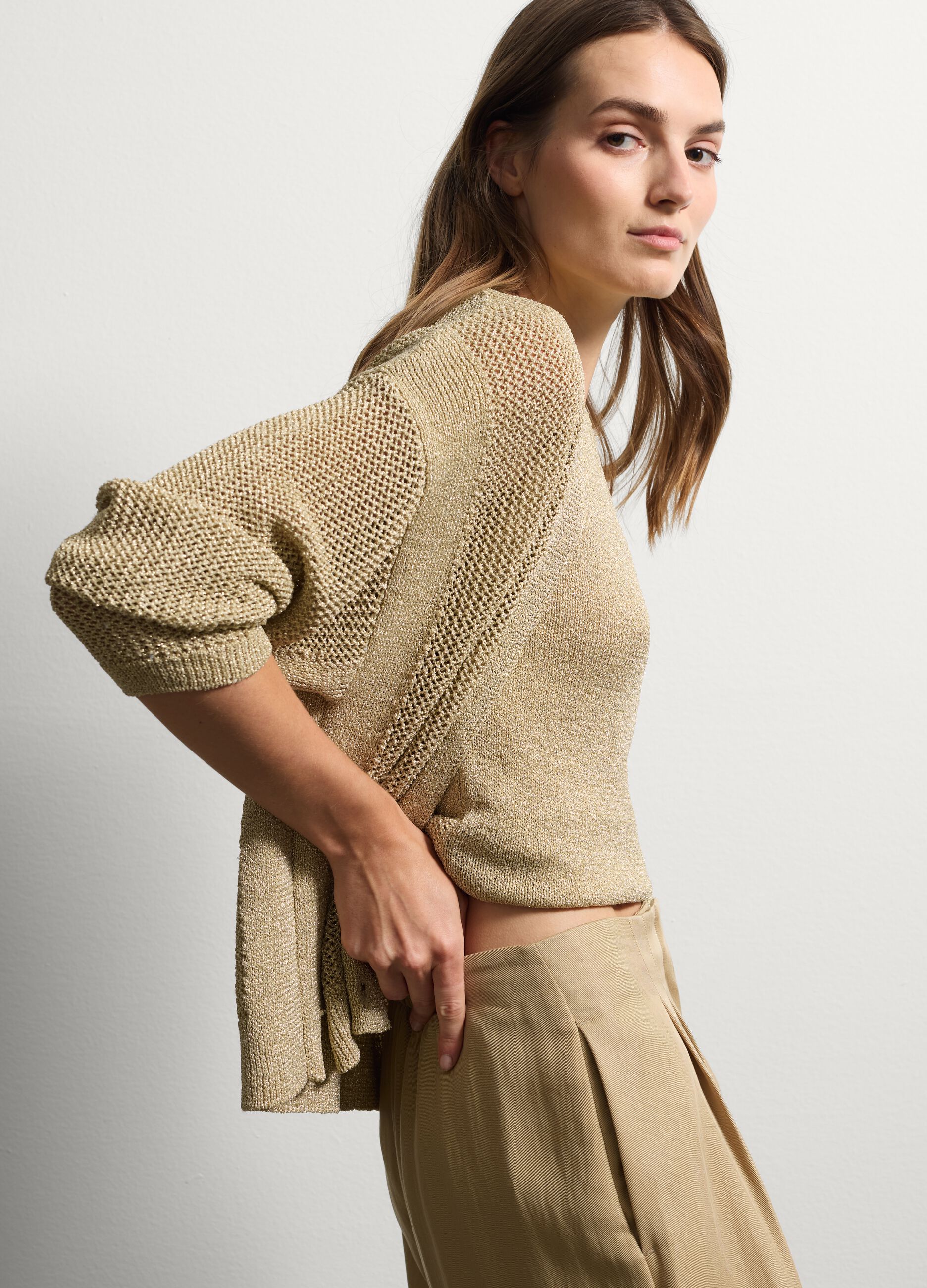 Beiger Strickcardigan mit Knöpfen und Lurex Hellbeige Beiger Strickcardigan mit Knöpfen und Lurex Hellbeige