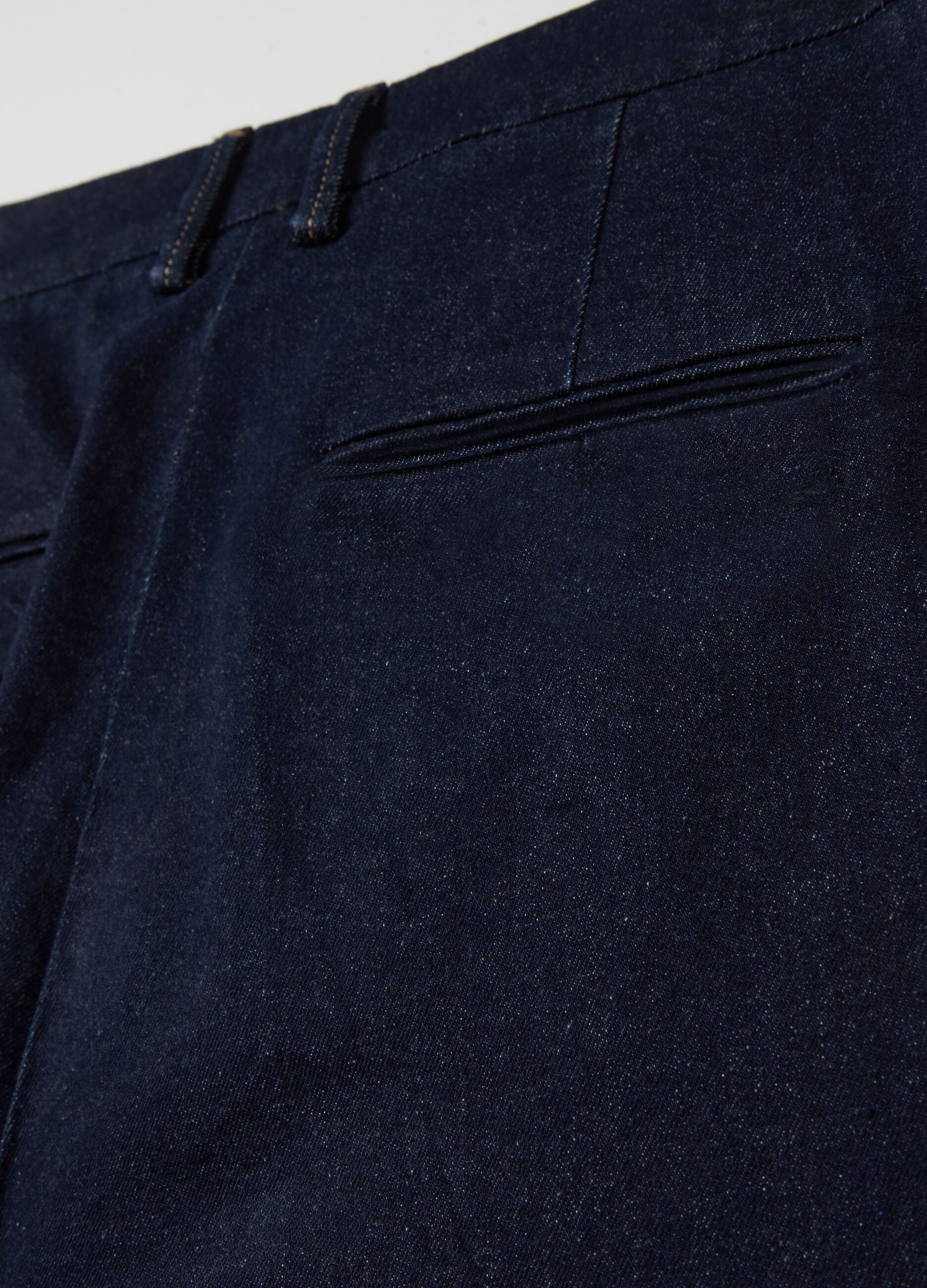 Jeans mit weitem Bein Mittlere Waschung Jeans mit weitem Bein Mittlere Waschung