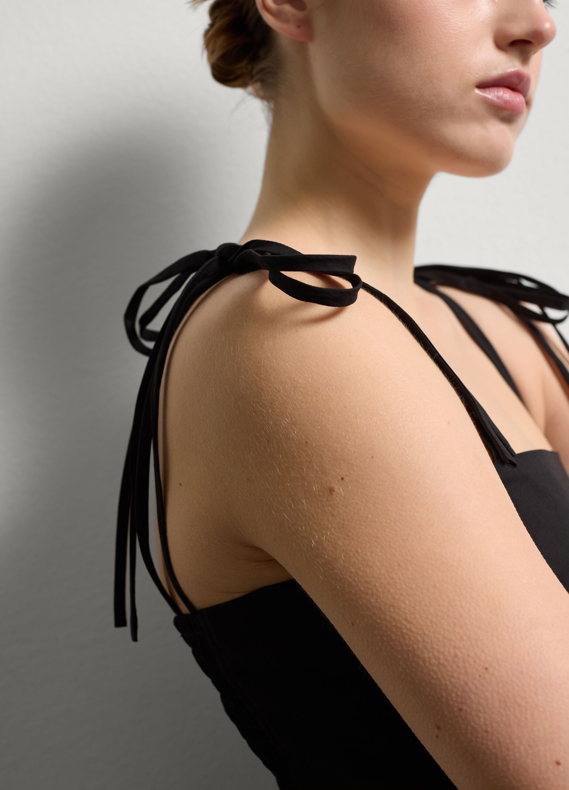 Langes Kleid mit Bandeau-Top Schwarz Langes Kleid mit Bandeau-Top Schwarz