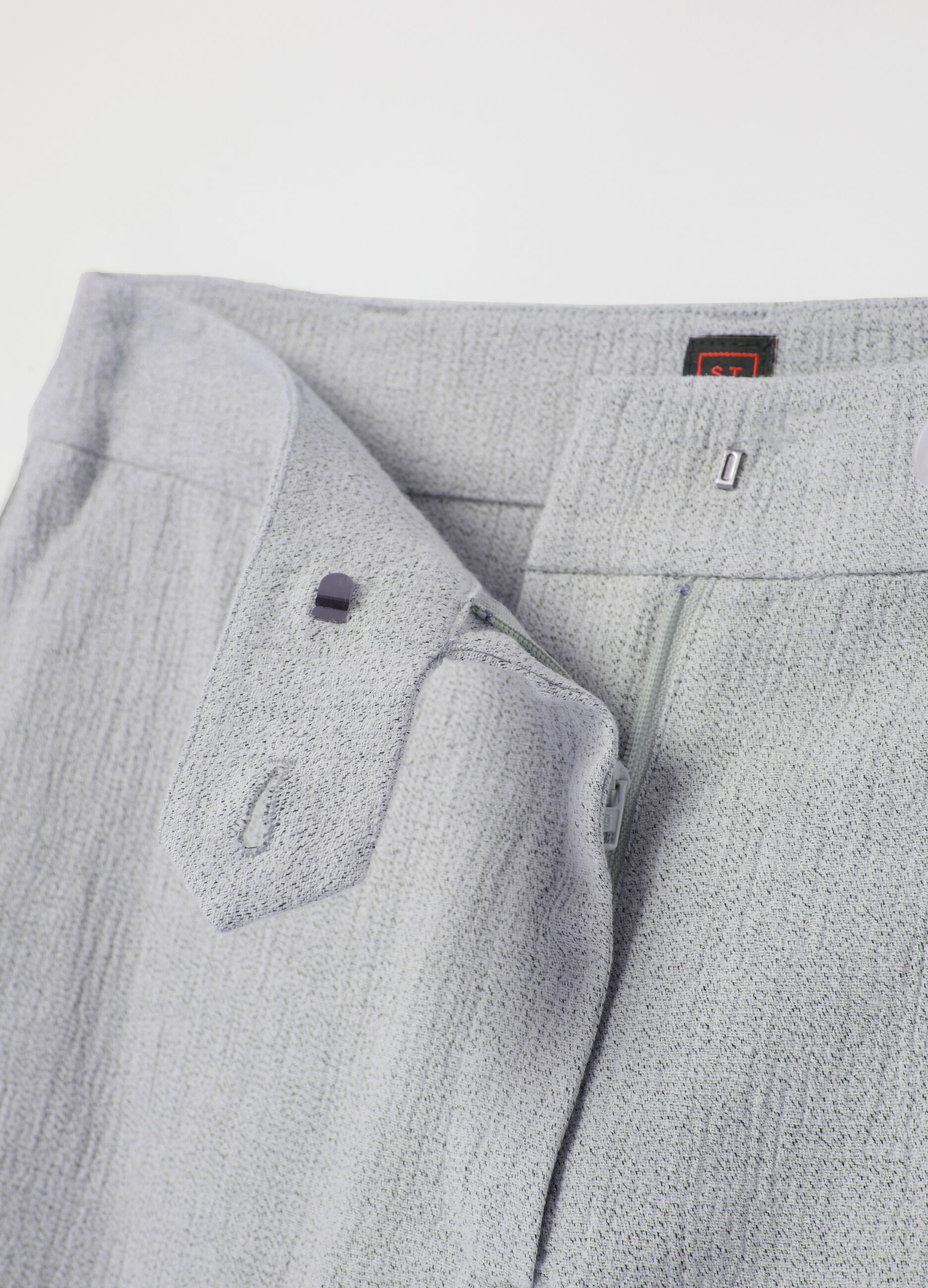 Bermudas mit Crinkle-Effekt Weiß/Schwarz