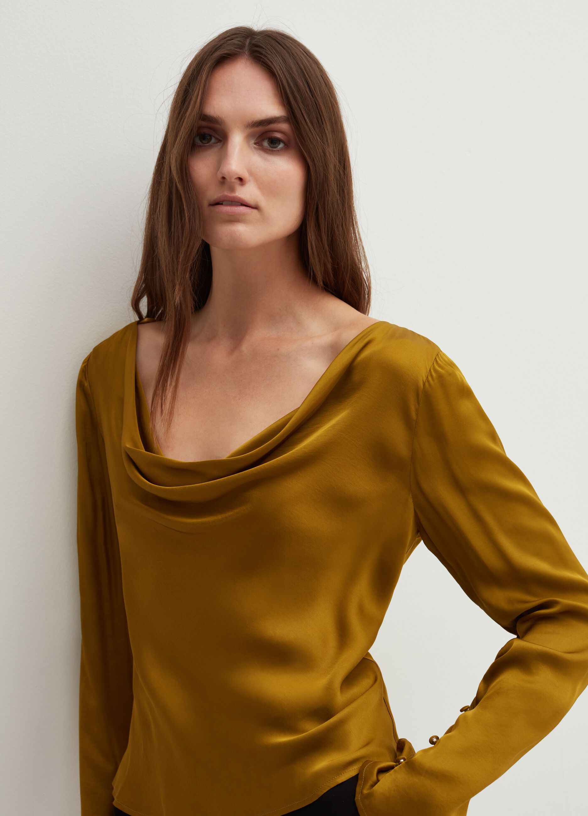 Sustainable viscose satin T-shirt Jadegrün