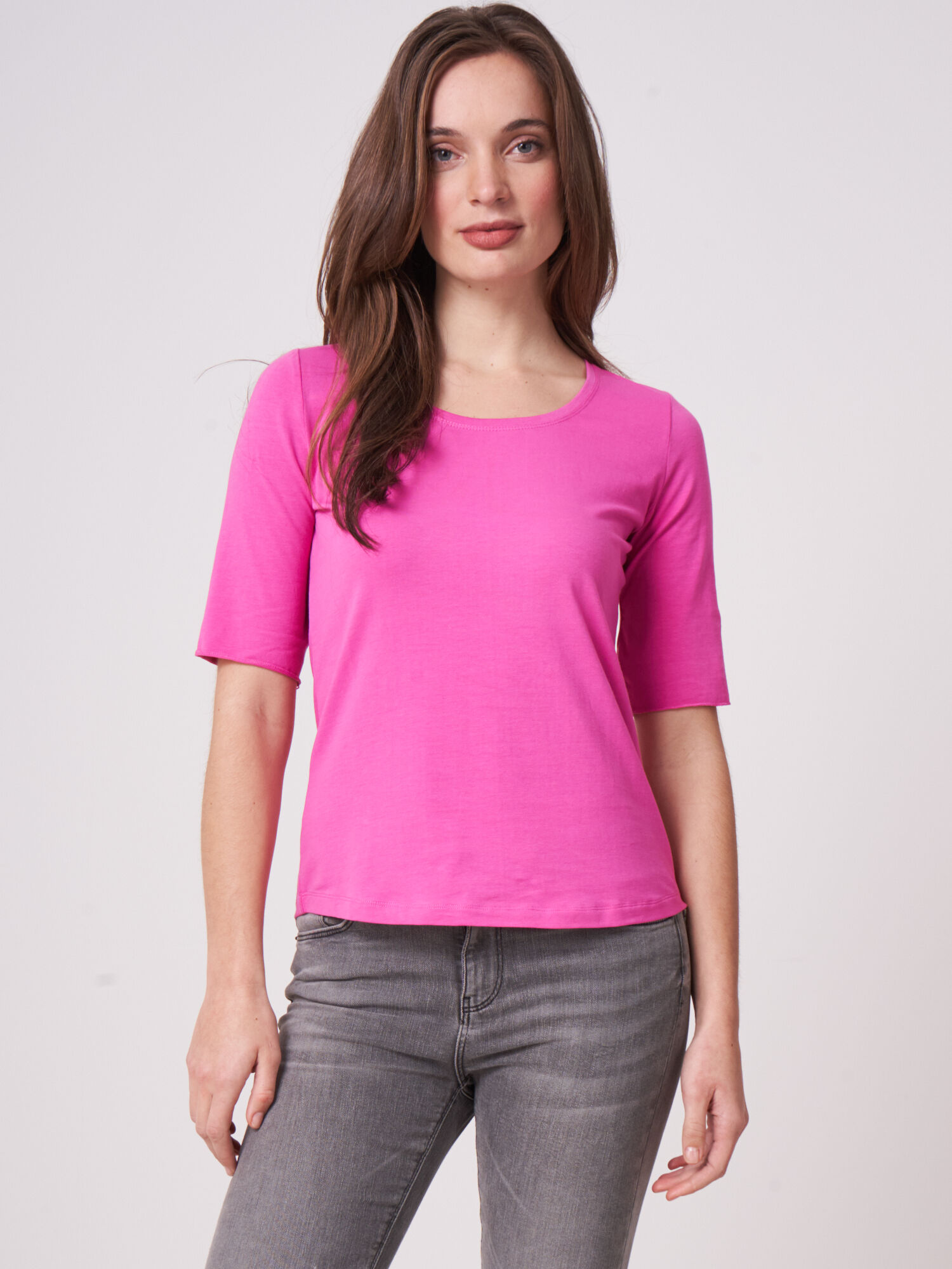 Dames T-shirt met opgerolde mouwen