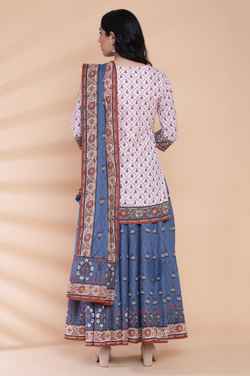 Peach And Blue Cotton Straight Kurta Skirt Suit Set image number 8