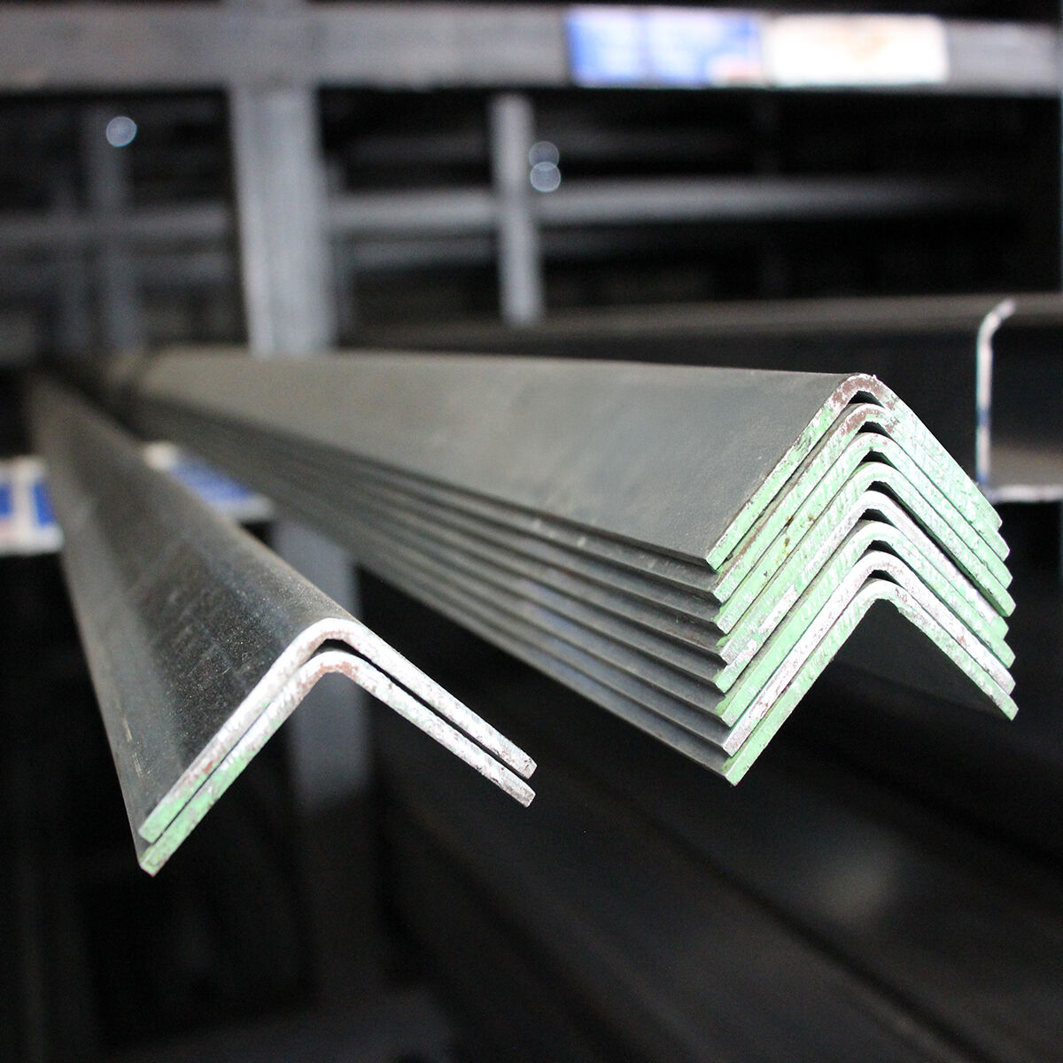 Hierro ángulo GHT de 1-1/2" galvanizado (2.30 mm)