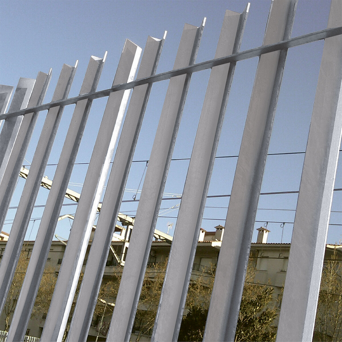 Hierro ángulo GHT de 1-1/2" galvanizado (2.30 mm)